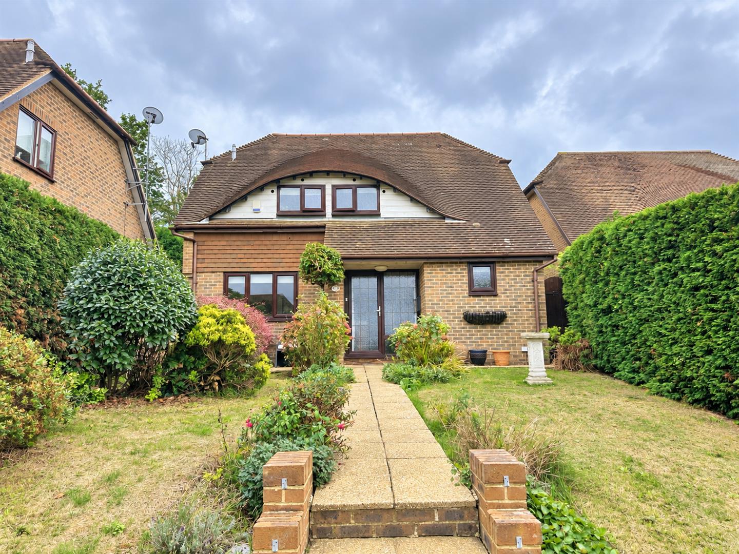 3 bed property in Pipers Close, Bexhill-On-Sea